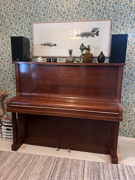 Bluthner-piano, 1954