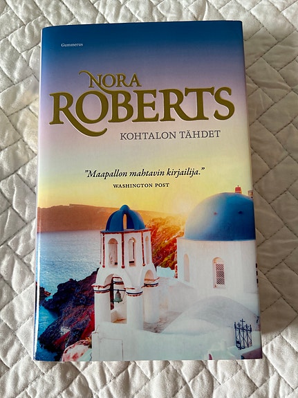 Nora Roberts: Kohtalon tähdet -kirja