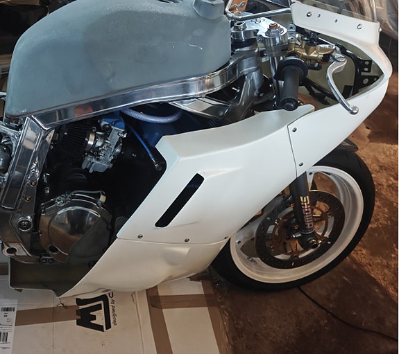 GSX-R 1100 ja 750 kisakatteet