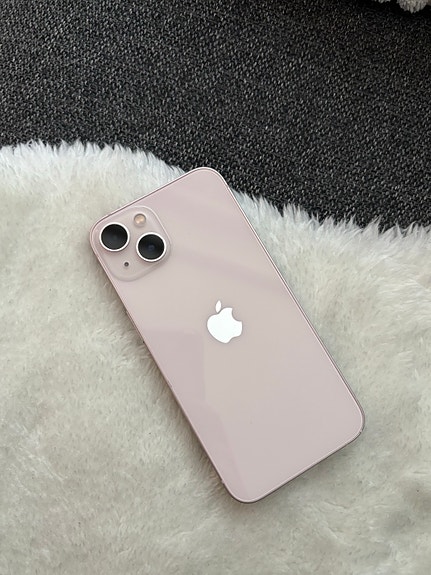 Apple iPhone 13