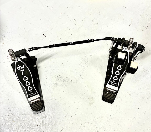 DW 7000 tuplapedaali