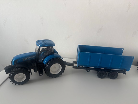 Leikkitraktori New Holland