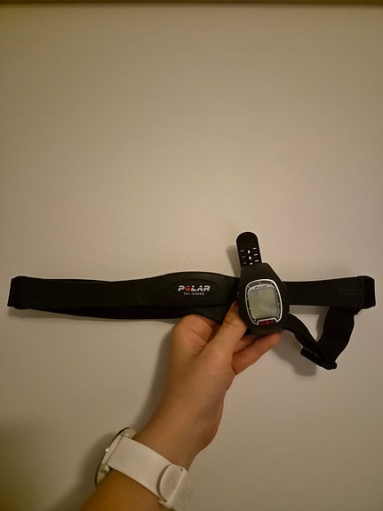 Polar RS100 sykemittari ja sykevyö