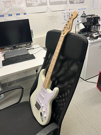 Squier sonic Stratocaster