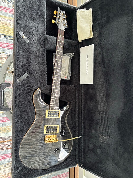 PRS Custom 24 TOP 10 sähkökitara