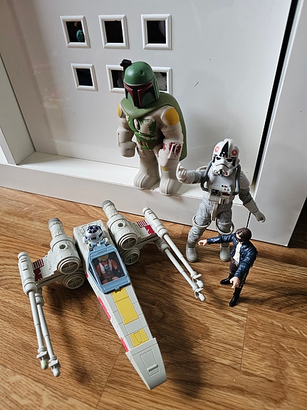 Star Wars X-Wing -avaruusalus ja hahmot