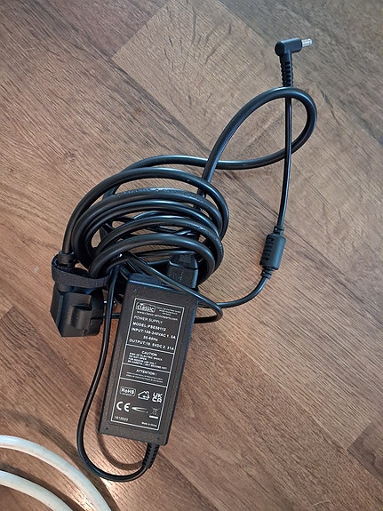 Kannettavan tk:n uusi laturi 5€