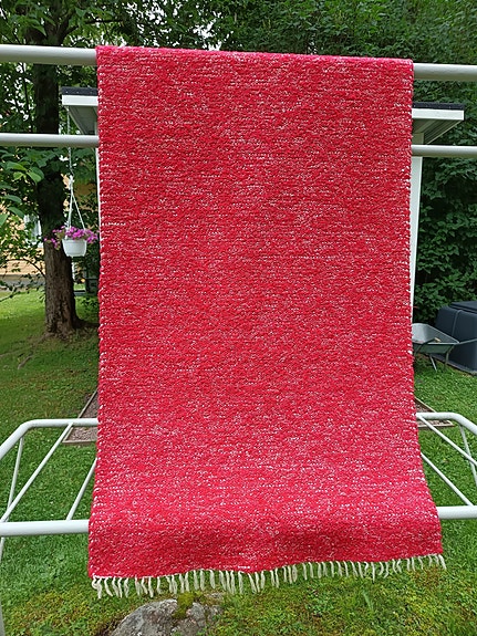 Punainen räsymatto