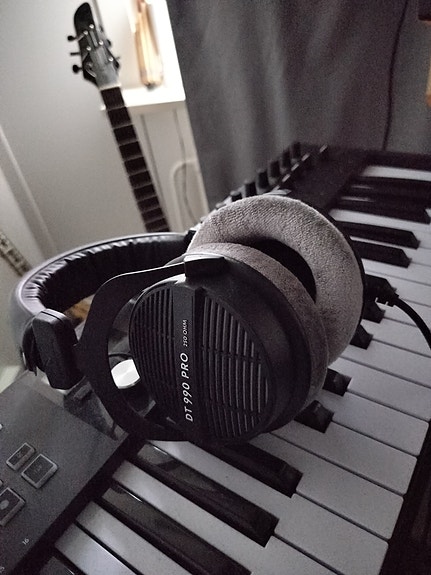 Beyerdynamic DT 990 PRO