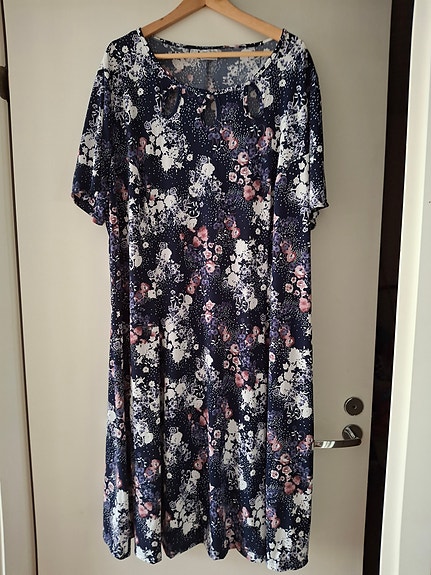 Kukallinen mekko