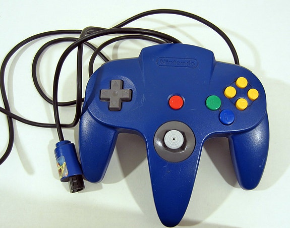 Nintendo 64 ohjain, alkuperäinen, sininen.