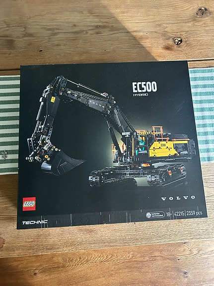 LEGO Technic Volvo EC500E kaivinkone rakennussarja