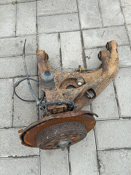 Peugeot 607 vasen taka olka-akseli