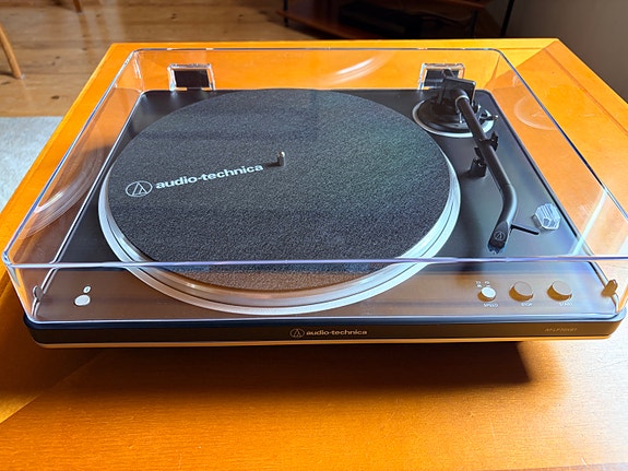 Audio Technica at-lp70xbtbs le levysoitin