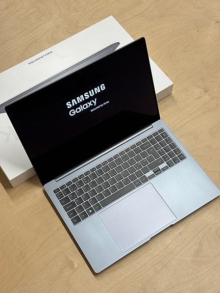Samsung Galaxy Book4 Ultra - 16" - Touch/RTX 4050/Core Ultra 7/16GB/1TB