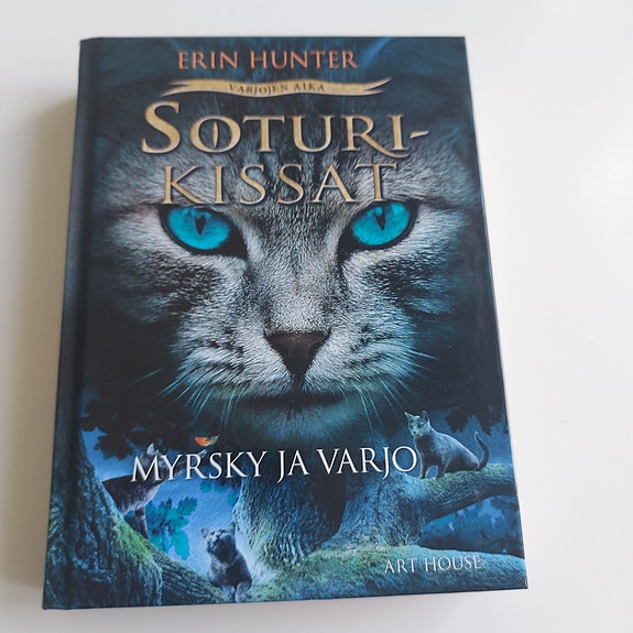 Erin Hunter Soturikissat -kirjat: Myrsky ja varjo & Hyytävä hiljaisuus