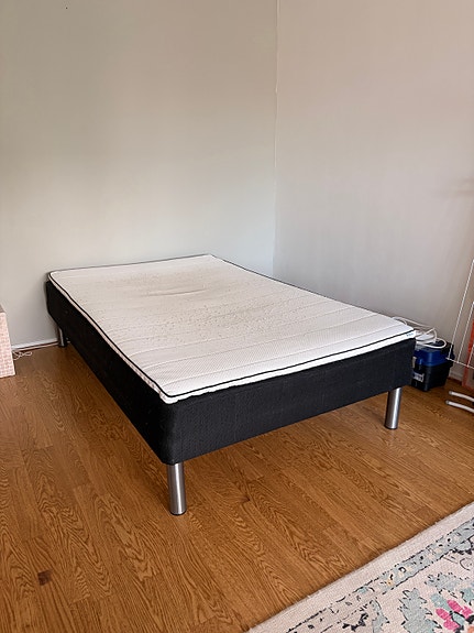 120cm runkopatjasänky
