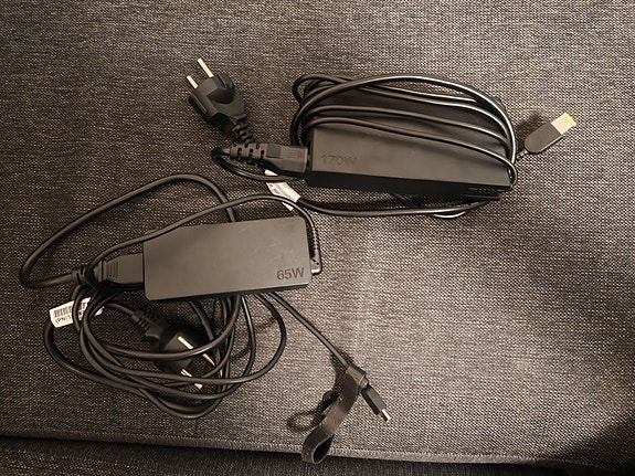 Lenovo 65W USB-C virtalähde ja 170W virtalähde