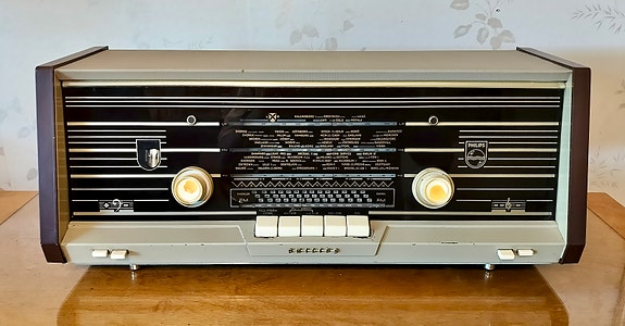 Philips B4X02A putkiradio