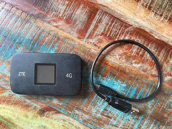ZTE 4G mobiilireititin (huono akku)