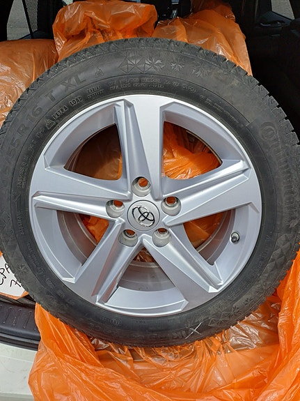 Toyota alumiinivanteet kitkoilla 16” 4kpl