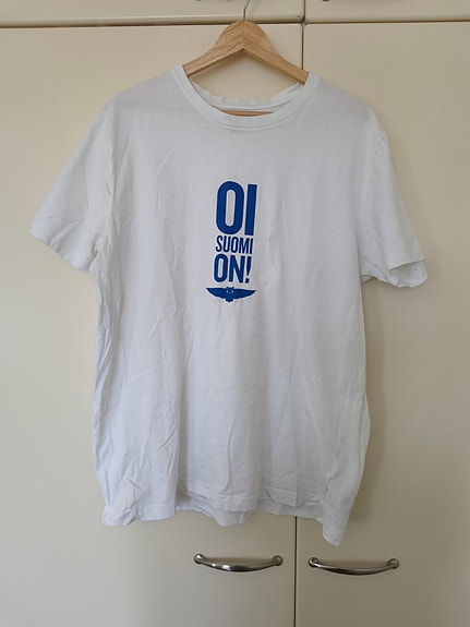 Oi Suomi on-paita