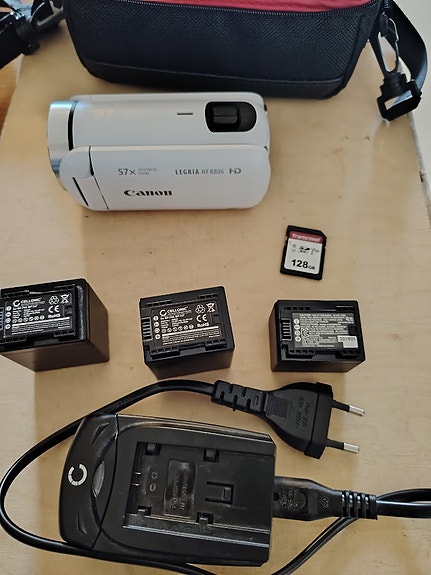Canon Legria HF R806