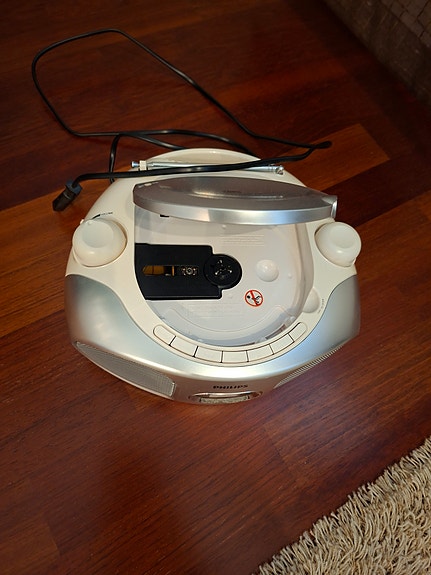 Philips AZ105S CD-soitin radiolla