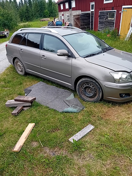 Toyota farmari varaosiksi