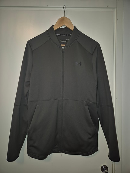Under armour tekninen paita