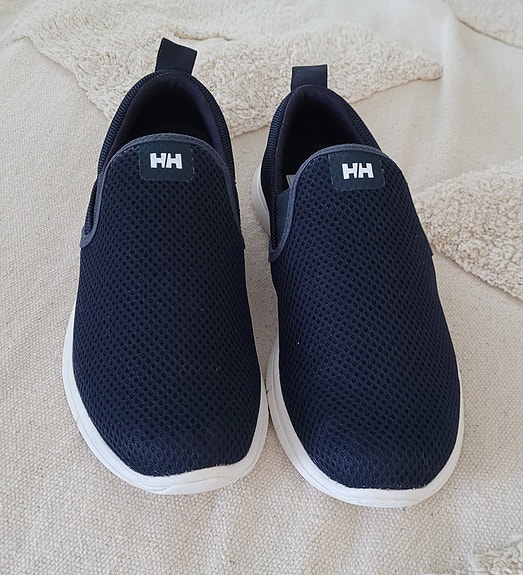 Helly Hansen uudet slip on -tennarit 38,5