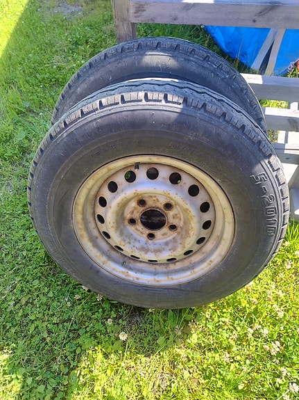 14" perävaunun renkaat vanteilla 185R14C