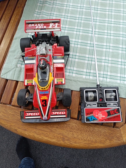 Taiyo radio-ohjattava F1-kilpa-auto 27 MHz