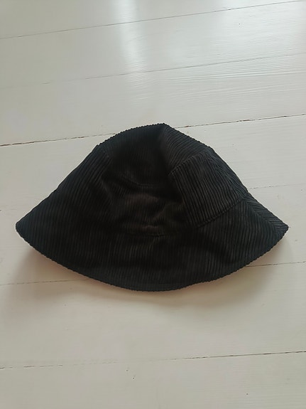 Kappahl vakosamentti musta hattu