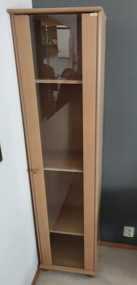 Lasivitriini/kaappi