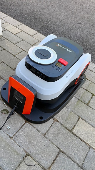 Segway Navimow i215E LiDAR +  segway oma katos. Robottiruohonleikkuri
