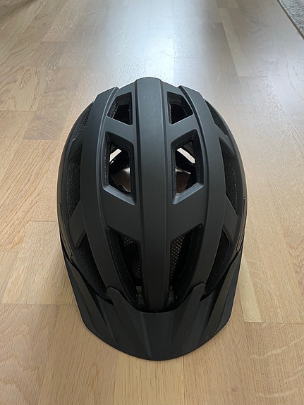 Jupiter sport pyöräilykypärä valolla 55-59cm