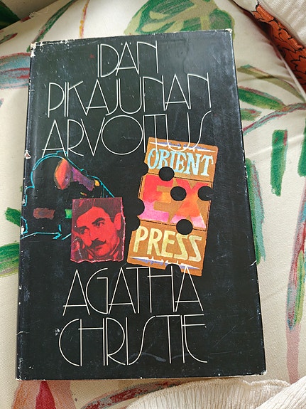 Agatha Christie: Idän pikajunan arvoitus.
