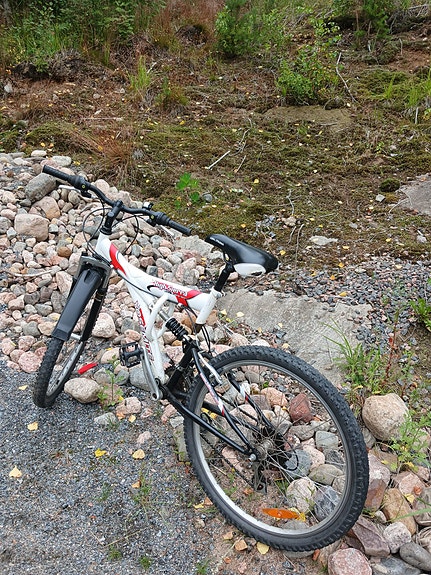 VARATTU!!siitä jollekin hyvä Yosemite maastopyörä