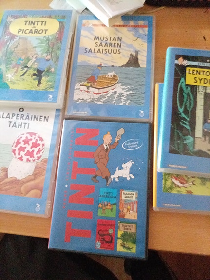 Nokialla nyynnisssä Tintti DVD levyjä suomeksi!