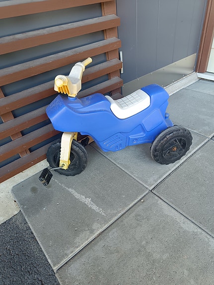 Lasten polkutraktori