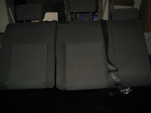 Auton takapenkin istuinosa harmaa kangas Volkswagen Golf Variant 2008