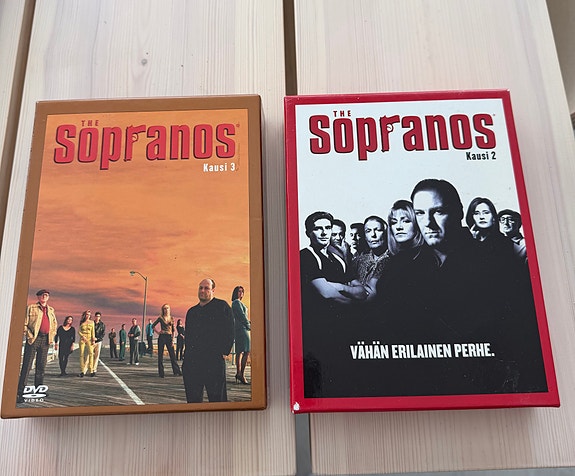 The Sopranos kausi 1 ja 3 DVD-boksit