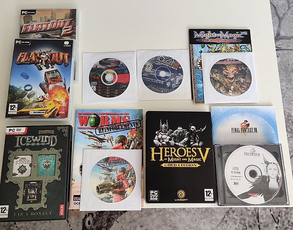 Vanhoja PC pelejä. Final Fantasy VII + muuta