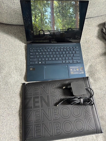 Huippuluokan läppäri: ASUS ZenBook 14 (OLED TouchScreen)