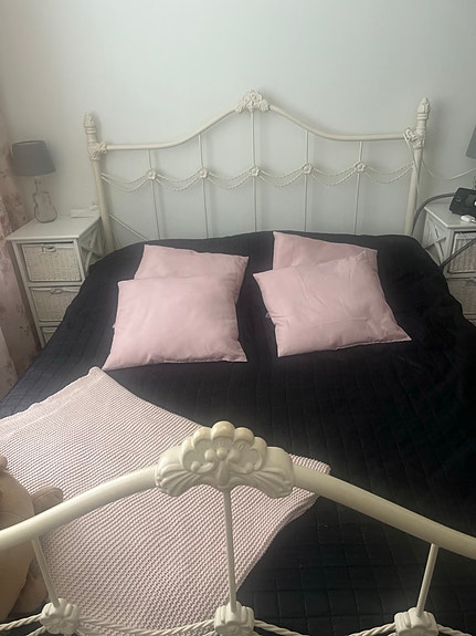 Sänky 160 cm, romattinen metalli sänky