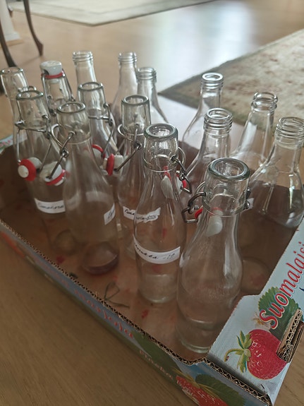Lasipulloja