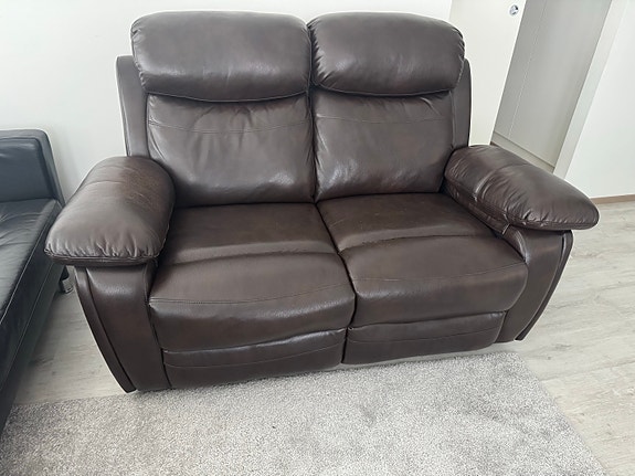 2-istuttava nahkainen recliner-sohva