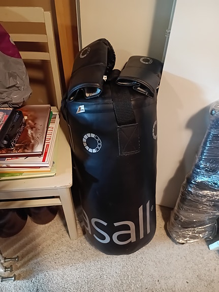 Casall nyrkkeilysäkki ja -hanskat