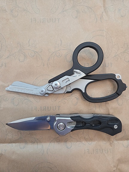 Leatherman Raptor ja Leatherman k502x